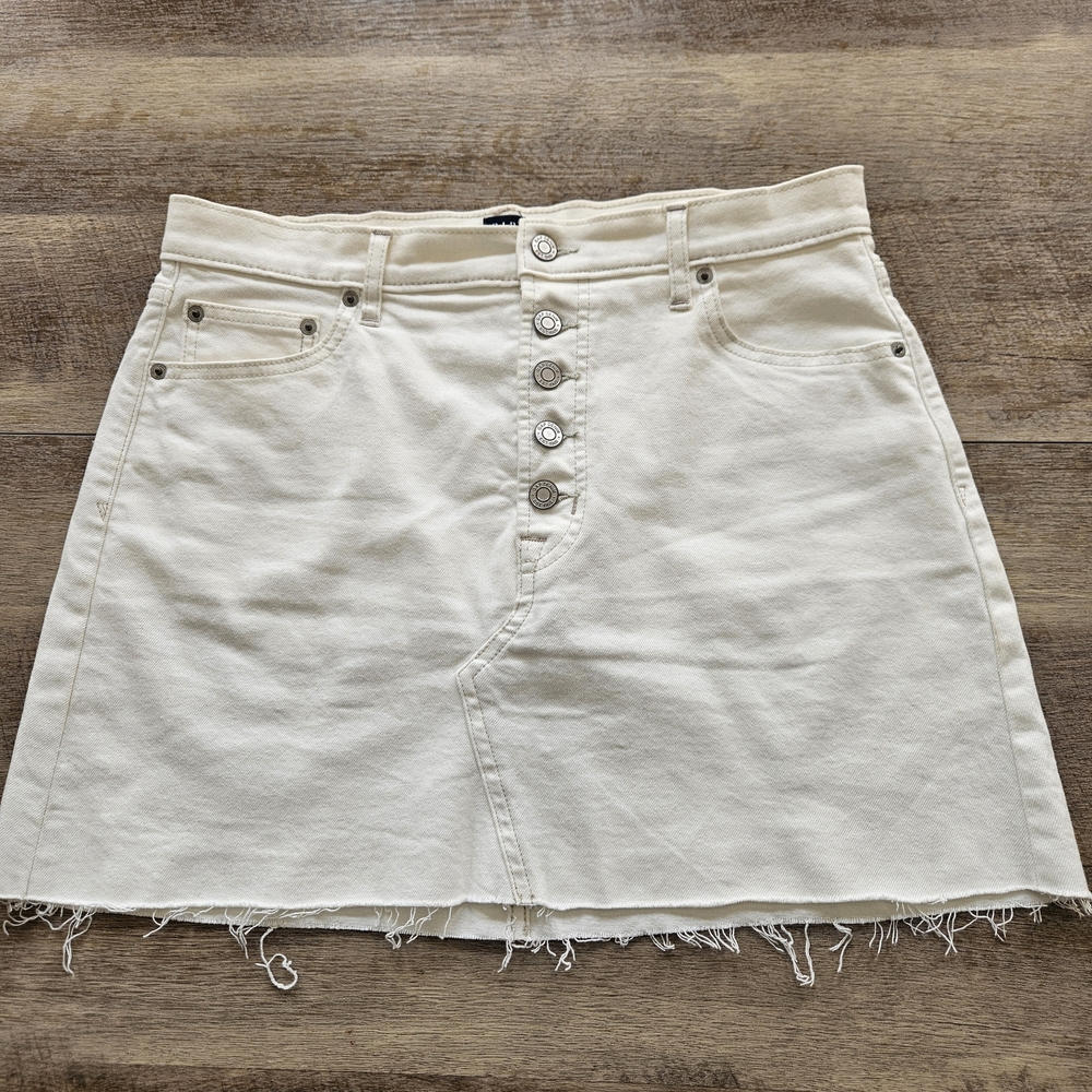 Gap Stylish Cream Denim Skirt Petite